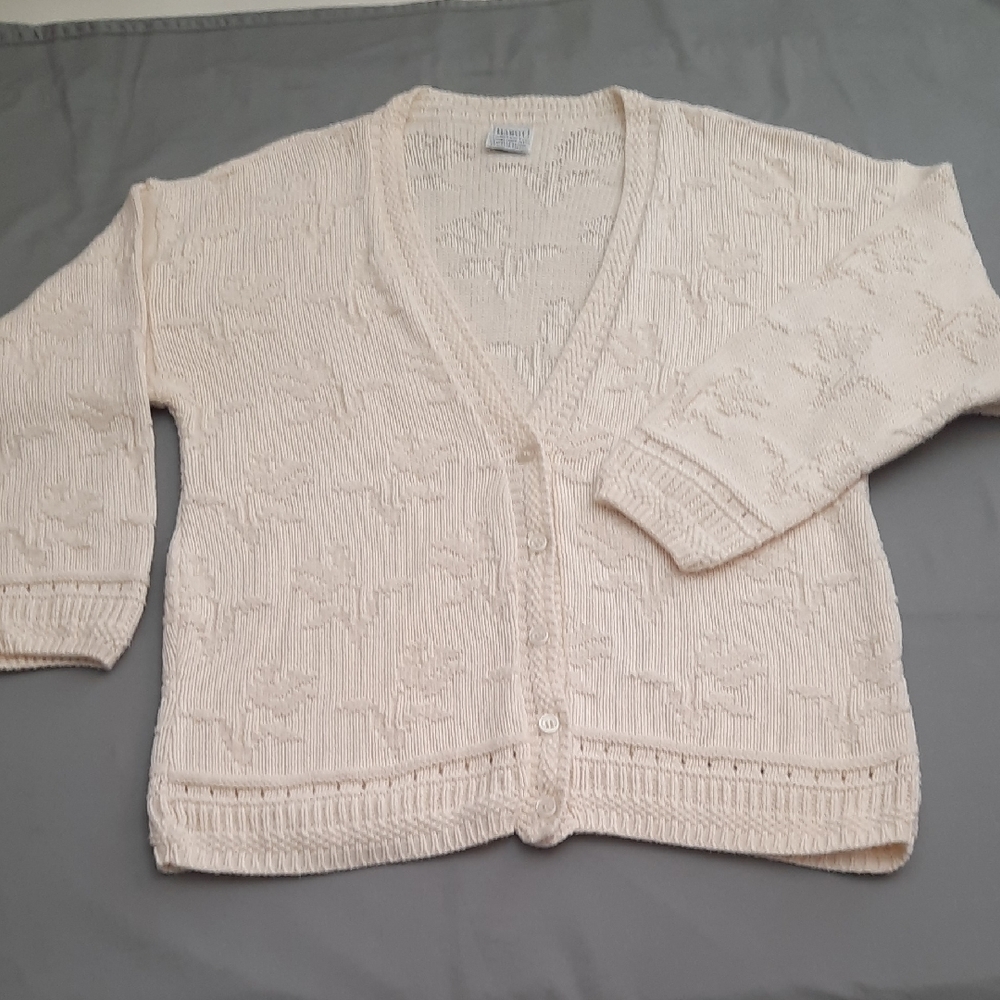 Elegant Cream Cardigan by Harot
